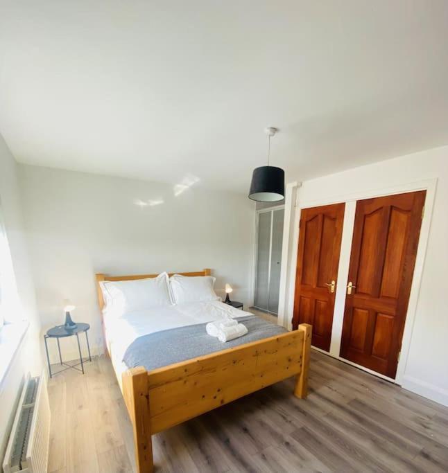 Valley Lodge 3 Bedroom Retreat In Craigantlet Hills Белфаст Екстериор снимка
