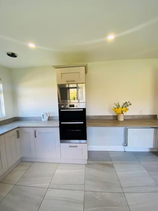 Valley Lodge 3 Bedroom Retreat In Craigantlet Hills Белфаст Екстериор снимка
